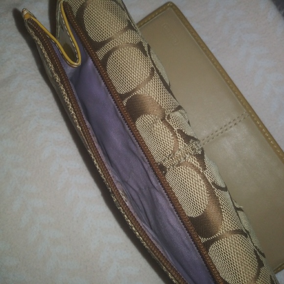 Coach Wallet - Picture 6 of 7